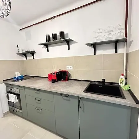 Apartament Location #12lunipebega *