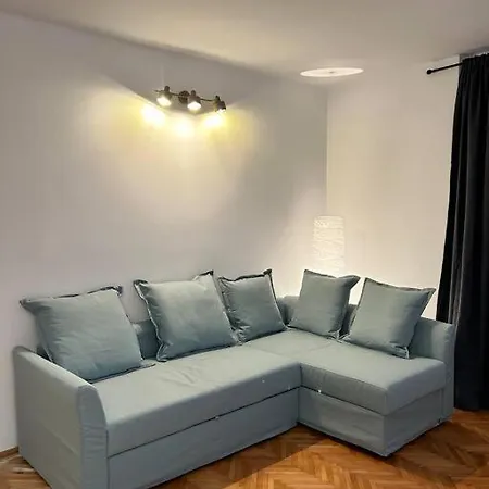 Location #12lunipebega Apartament