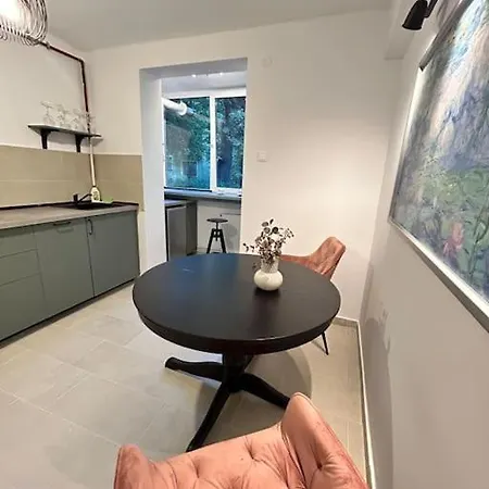 Location #12lunipebega Apartament