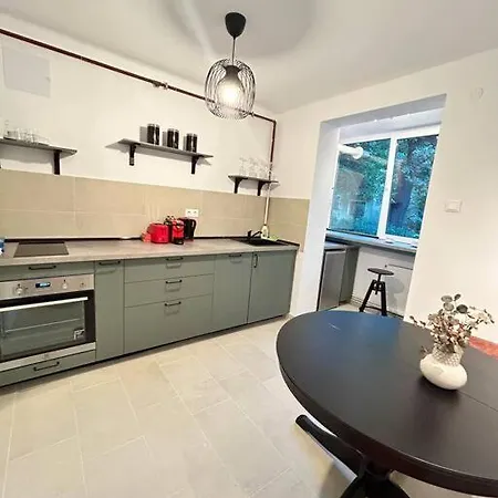 Apartament Location #12lunipebega *