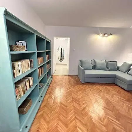 Location #12lunipebega * Timişoara