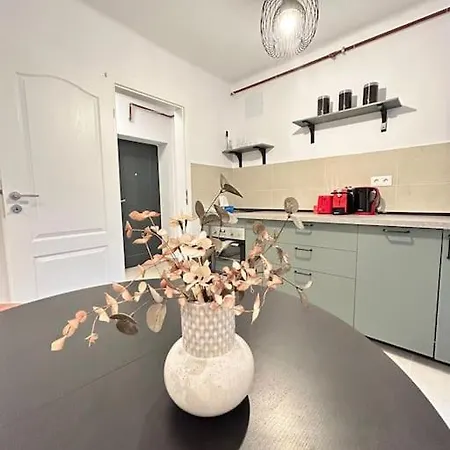 Location #12lunipebega Apartament